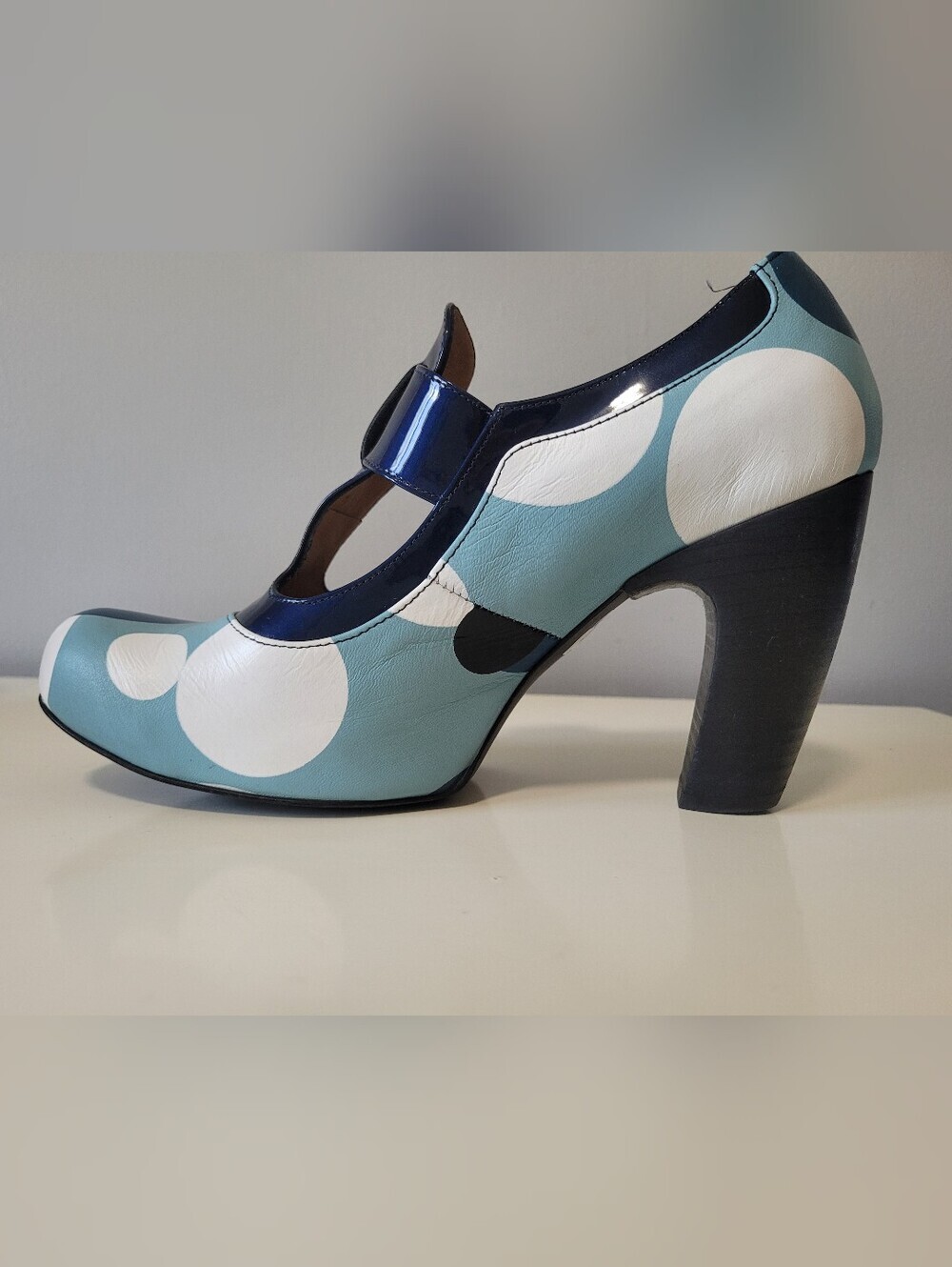 Fluevog Views Arbus Leather T-Strap Heels, Size 8 - Picture 7 of 12